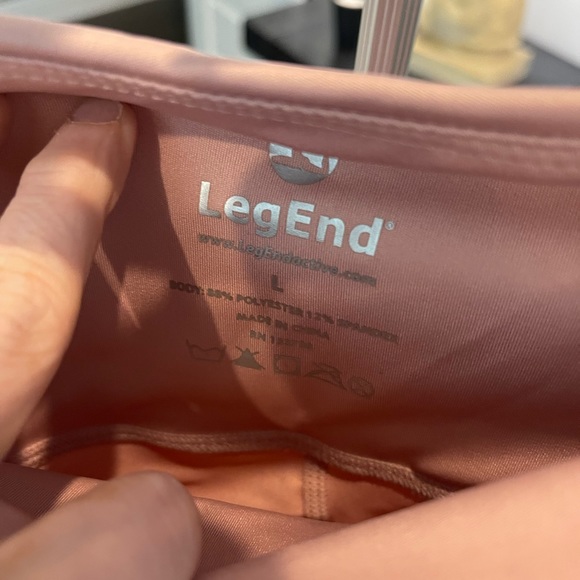 Super cute leggings, NWT, with pockets - Picture 2 of 5